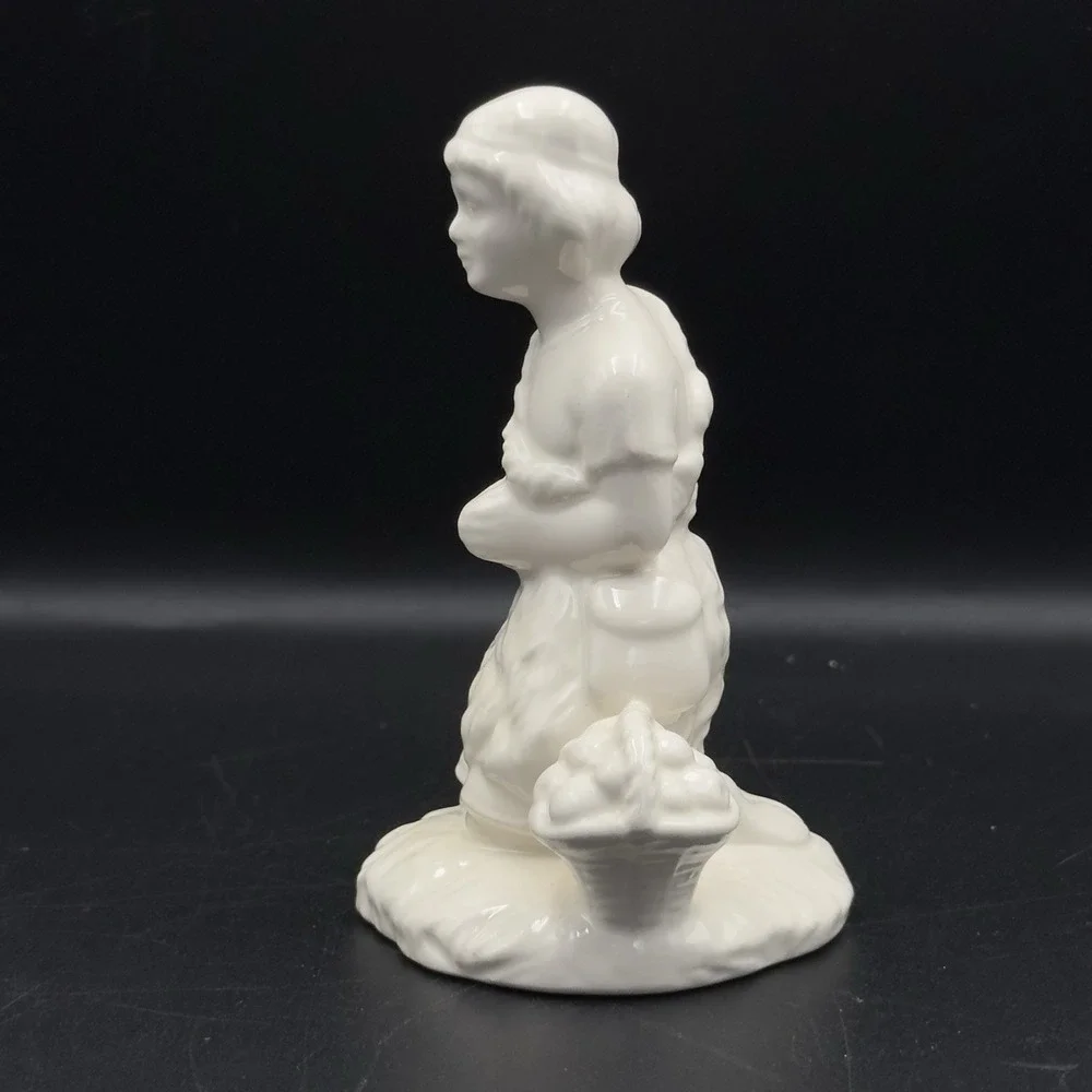 Vintage HOLLAND‎ MOLD Kneeling SHEPARD BOY Fruit Basket NATIVITY Figure Glazed